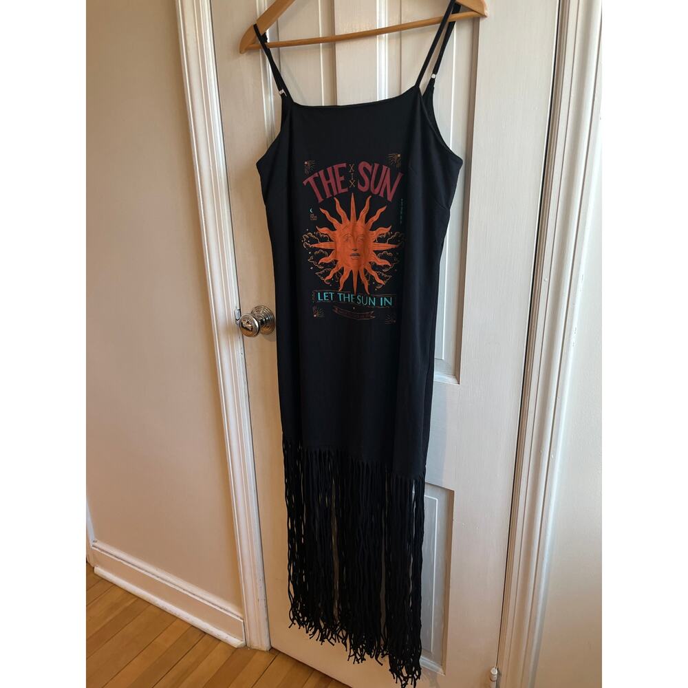 Black Fringe Graphic Maxi Dress with Sun Motif - Picture 5 of 10
